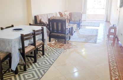 Apartment - 3 Bedrooms - 2 Bathrooms for rent in Omar Al Mokhtar St. - Janaklees - Hay Sharq - Alexandria