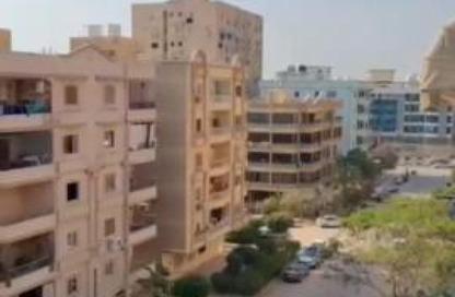شقة - 4 غرف نوم - 2 حمامات للبيع في شارع عصام بحر - المنطقة العاشرة - مدينة نصر - القاهرة