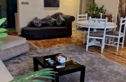 شقة - 3 غرف نوم - 2 حمامات للايجار في شارع شهاب - المهندسين - الجيزة