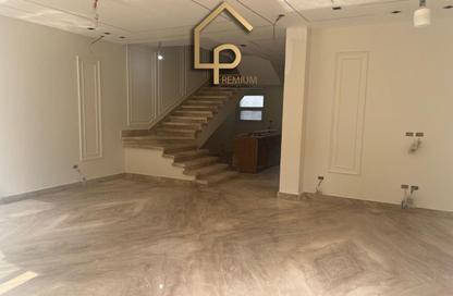 Townhouse - 4 Bedrooms - 4 Bathrooms for rent in Etapa - Sheikh Zayed Compounds - Sheikh Zayed City - Giza