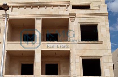 Apartment - 3 Bedrooms - 2 Bathrooms for sale in Musab Bin Omair St. - Area E - Ganoob El Acadimia - New Cairo City - Cairo