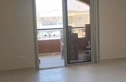Apartment - 3 Bedrooms - 2 Bathrooms for sale in Al Khamayel city - Sheikh Zayed Compounds - Sheikh Zayed City - Giza