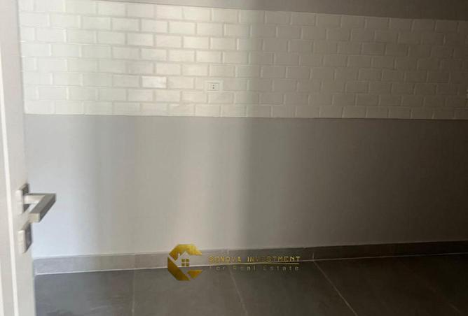 77324401 - Property Image 3