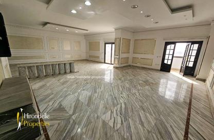 Apartment - 3 Bedrooms - 3 Bathrooms for sale in Street 15 - Maadi - Hay El Maadi - Cairo