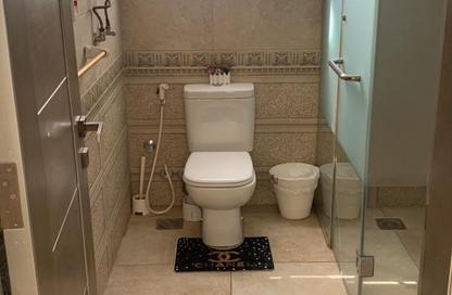 Apartment - 3 Bedrooms - 4 Bathrooms for sale in Area B - Ganoob El Acadimia - New Cairo City - Cairo