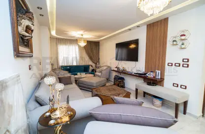 Apartment - 2 Bedrooms - 1 Bathroom for sale in Moharam Bek - Hay Wasat - Alexandria