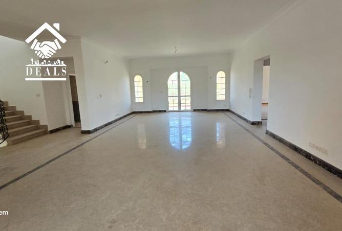 70104420 - Property Image 3