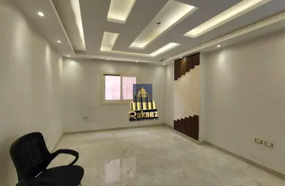 مساحات مكتبية - غرفة نوم - 1 حمام للبيع في شارع الخمسين - زهراء المعادي - حي المعادي - القاهرة