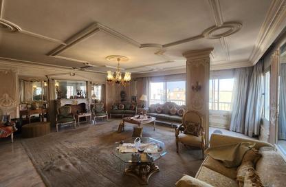 Duplex - 5 Bedrooms - 3 Bathrooms for sale in Al Laith Ibn Saad St. - El Hegaz Square - El Nozha - Cairo