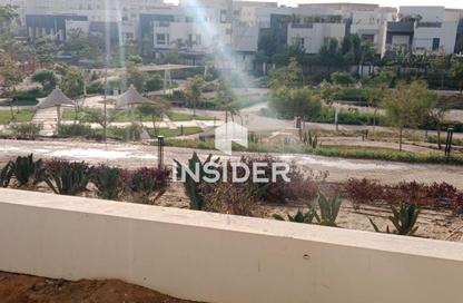 Townhouse - 4 Bedrooms - 4 Bathrooms for sale in Greens - Hyde Park - New Cairo City - Cairo