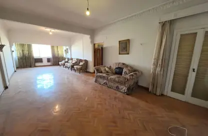 شقة - 3 غرف نوم - 2 حمامات للبيع في شارع لبنان - المهندسين - الجيزة