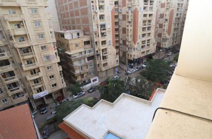 Apartment - 4 Bedrooms - 4 Bathrooms for sale in Albert Al Awal St. - Smouha - Hay Sharq - Alexandria