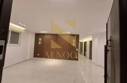 شقة - 3 غرف نوم - 2 حمامات للبيع في شارع البستان - الحي التاسع - الشيخ زايد - الجيزة