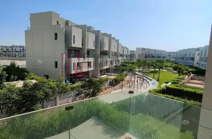 شقة - 3 غرف نوم - 3 حمامات للبيع في كمبوند البروج - كمبوندات الشروق - مدينة الشروق - القاهرة