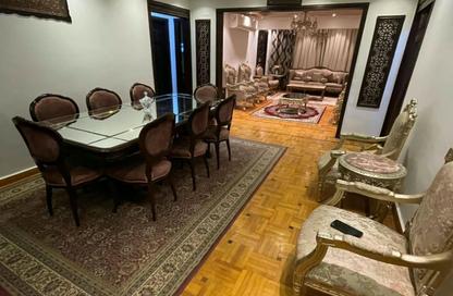 شقة - 3 غرف نوم - 2 حمامات للايجار في شارع صلاح الدين مصطفي - المهندسين - الجيزة