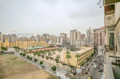 شقة - 4 غرف نوم - 2 حمامات للبيع في شارع الاقبال - لوران - حي شرق - الاسكندرية