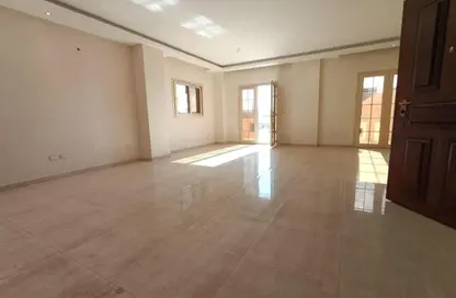 Apartment - 3 Bedrooms - 3 Bathrooms for rent in Al Narges - New Cairo City - Cairo