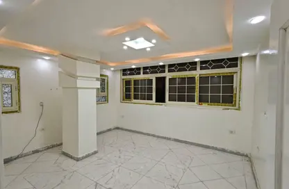 شقة - 3 غرف نوم - 2 حمامات للايجار في شارع الدكتور اسماعيل وهبي - المنطقة العاشرة - مدينة نصر - القاهرة