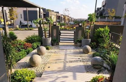 Townhouse - 5 - 5 for sale in Etapa - Sheikh Zayed Compounds - Sheikh Zayed City - Giza