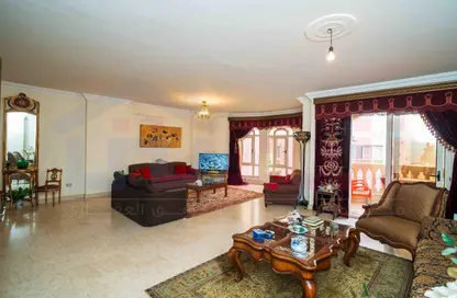 شقة - 4 غرف نوم - 3 حمامات للبيع في زيزينيا - حي شرق - الاسكندرية