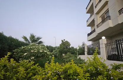 شقة - 3 غرف نوم - 2 حمامات للبيع في المنطقة الثانية - مدينة الشروق - القاهرة