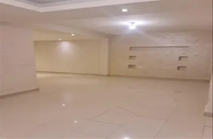 شقة - 3 غرف نوم - 3 حمامات للايجار في جرينز - الحي السادس - الشيخ زايد - الجيزة