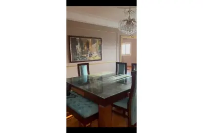 شقة - 2 غرف نوم - 1 حمام للبيع في شارع حلمي حسن علي - المنطقة الثامنة - مدينة نصر - القاهرة