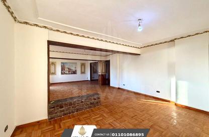 Apartment - 5 Bedrooms - 3 Bathrooms for sale in Zezenia - Hay Sharq - Alexandria