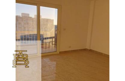شقة - 4 غرف نوم - 3 حمامات للبيع في B12 - مدينتي - القاهرة