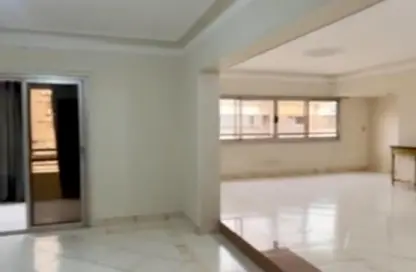 شقة - 3 غرف نوم - 2 حمامات للبيع في شارع حلمي حسن علي - المنطقة الثامنة - مدينة نصر - القاهرة