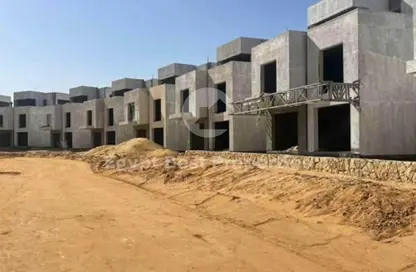 Villa - 4 Bedrooms - 5 Bathrooms for sale in Stei8ht - The 1st Settlement - New Cairo City - Cairo