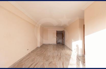 Apartment - 3 - 1 for sale in Mahmoud Al Tareni St. - Cleopatra - Hay Sharq - Alexandria