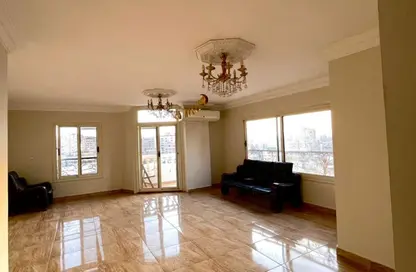 Apartment - 3 Bedrooms - 2 Bathrooms for sale in Street 291 - New Maadi - Hay El Maadi - Cairo