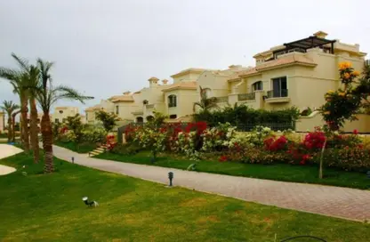 Twin House - 7 Bedrooms - 4 Bathrooms for sale in Al Patio 1 - North Investors Area - New Cairo City - Cairo