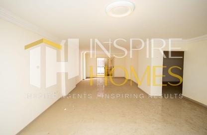 Apartment - 4 Bedrooms - 3 Bathrooms for rent in Al Sayeda Sakina Bint Al Hussein St. - Kafr Abdo - Roushdy - Hay Sharq - Alexandria