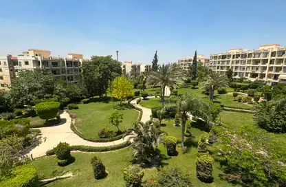 Apartment - 3 Bedrooms - 3 Bathrooms for sale in Zayed 2000 - 4th District - Sheikh Zayed City - Giza