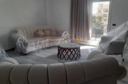 شقة - 4 غرف نوم - 2 حمامات للايجار في طريق بيفرلي هيلز - الحي السابع عشر - الشيخ زايد - الجيزة