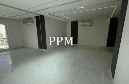 Apartment - 3 Bedrooms - 3 Bathrooms for rent in Garden Residence - Hyde Park - New Cairo City - Cairo