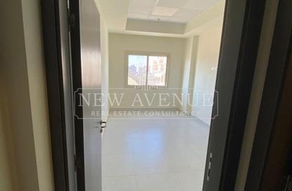 Clinic - Studio - 2 Bathrooms for sale in ELEGANTRY - District 1 - The 5th Settlement - New Cairo City - Cairo