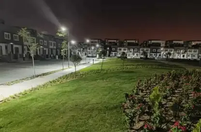 شقة - غرفة نوم - 1 حمام للبيع في كمبوند البروج - كمبوندات الشروق - مدينة الشروق - القاهرة