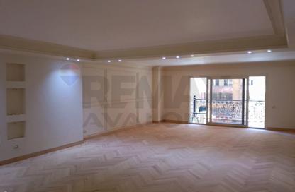 Apartment - 5 Bedrooms - 5 Bathrooms for sale in Mohamed Fawzy Moaz St. - Smouha - Hay Sharq - Alexandria