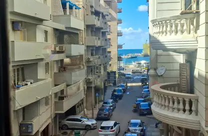 شقة - 4 غرف نوم - 2 حمامات للبيع في طريق الجيش - لوران - حي شرق - الاسكندرية