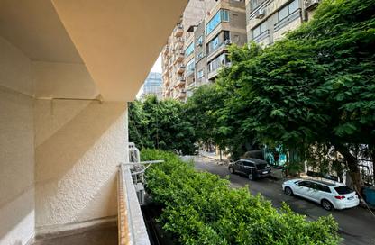شقة - 3 غرف نوم - 2 حمامات للبيع في شارع الاشجار - المهندسين - الجيزة