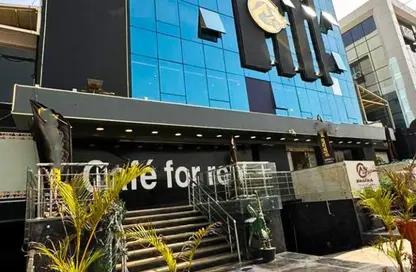 مساحات مكتبية - 8 غرف نوم - 4 حمامات للايجار في شارع التسعين الشمالي - التجمع الخامس - مدينة القاهرة الجديدة - القاهرة