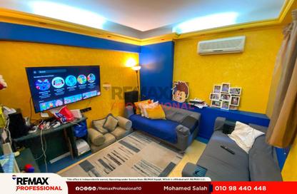 Apartment - 3 Bedrooms - 2 Bathrooms for sale in Tiba St. - Sporting - Hay Sharq - Alexandria