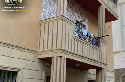 Villa - 5 Bedrooms - 3 Bathrooms for sale in West Somid Road - West Somid - 6 October City - Giza