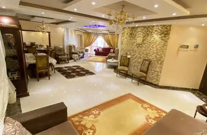 Apartment - 3 Bedrooms - 2 Bathrooms for sale in 50th Street - Zahraa El Maadi - Hay El Maadi - Cairo