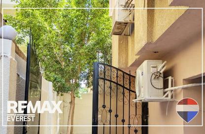دوبلكس - 3 غرف نوم - 2 حمامات للايجار في الحي العاشر - الشيخ زايد - الجيزة
