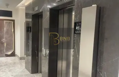 مساحات مكتبية - 6 غرف نوم - 2 حمامات للايجار في ديستريكت 5 - كمبوندات التجمع الخامس - التجمع الخامس - مدينة القاهرة الجديدة - القاهرة