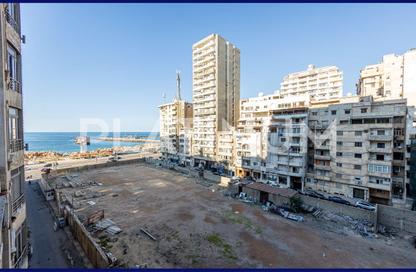 Apartment - 3 Bedrooms - 3 Bathrooms for sale in Al Geish Road - Laurent - Hay Sharq - Alexandria